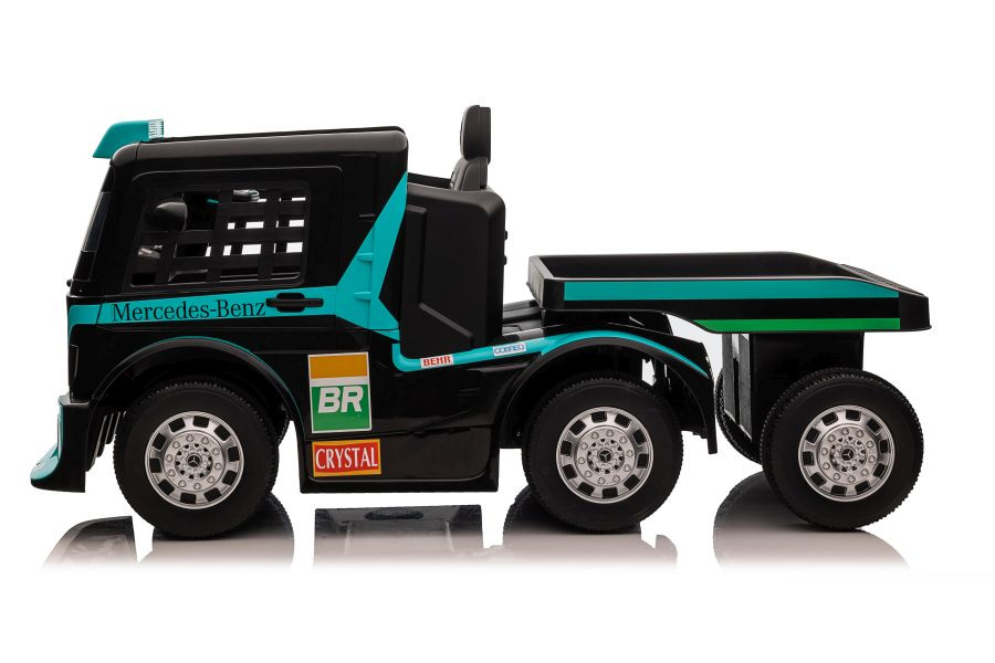 Camion electric pentru copii Mercedes XMX622B Blue, cu telecomanda 2.4G, doua motoare de 45W, baterie dubla de 12V7Ah, afisaj LCD, MP4, conectivitate Bluetooth, port MP3 si USB, dimensiune 143 x 72 x 67 cm - 2