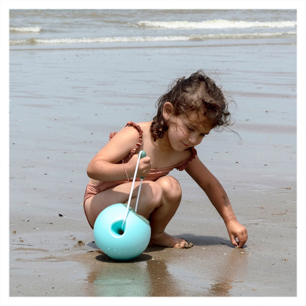 Galetusa pentru apa Mini Ballo albastru deschis Quut Toys - 2 | YEO