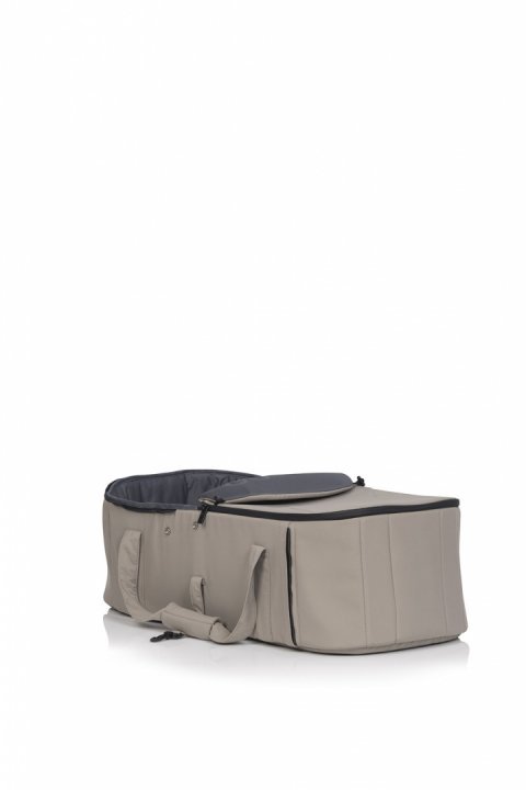 Port bebe Easy Go Echo Carrier, cu intaritura si manere pentru transport, cu husa de picioruse si capotina, dimensiune 75 x 30 x 20 cm, Savana Beige