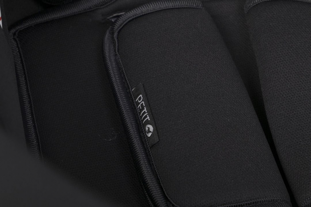 Scoica auto Colibro Petit i-Size, omologata R129, cu tetiera reglabila, copertina ajustabila, maner de transport ajustabil, pentru copii intre 40-87 cm sau 0-13 kg, Onyx