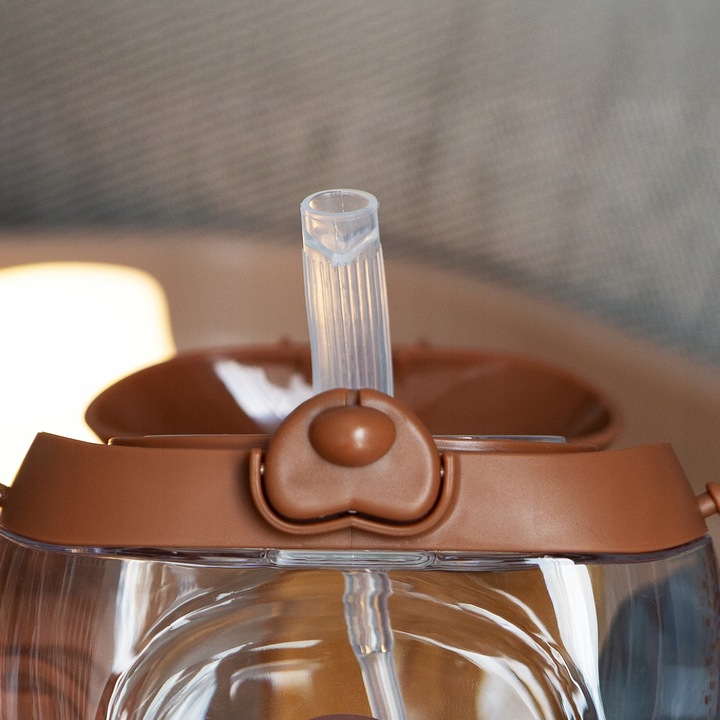 Sticluta de apa din tritan pentru copii, Kindnort Baer, sterilizabila, pai moale din silicon cu bila gravitationala, prevazuta cu snur reglabil, capacitate 300 ml, Brown - 1 | YEO