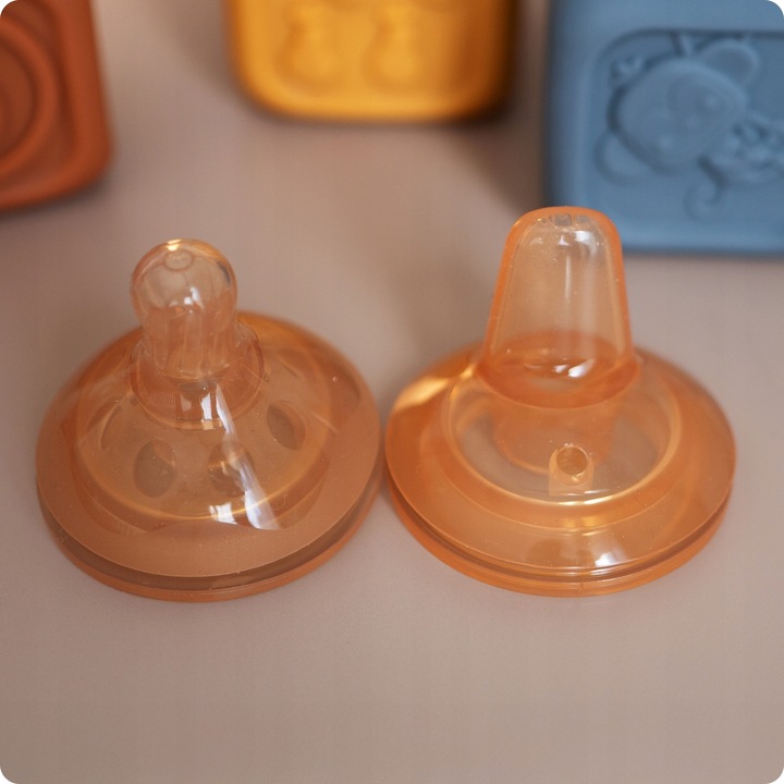 Termos de lichide si biberon pentru copii Kidnort Paere, 270 ml roz, sterilizabil din otel inoxidabil, echipat cu pai cu bila gravitationala si maner ergonomic, izolare termica pana la  10 ore, de la 6 luni