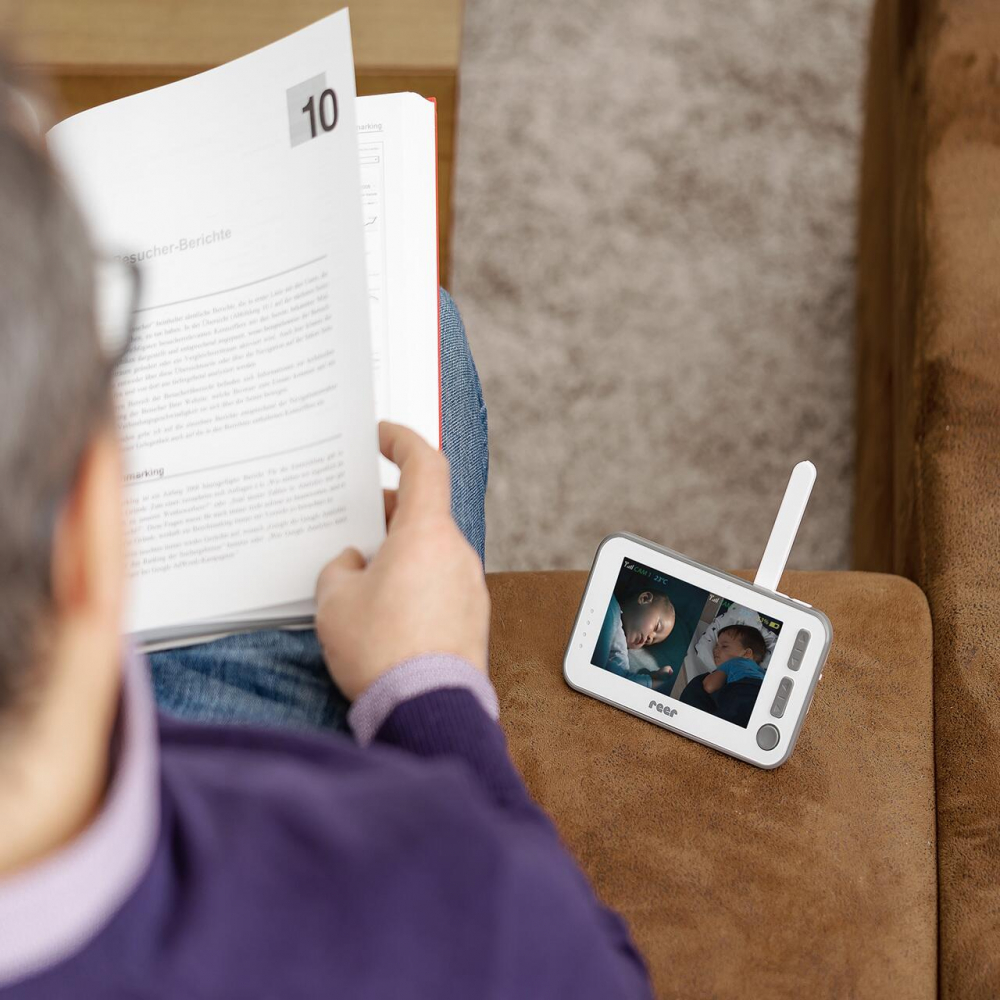Video monitor digital pentru bebelusi cu camera rotativa si urmarire inteligenta a miscarii, REER BabyCam XL 80440 - 1 | YEO