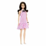 Papusa Barbie Fashionistas bruneta cu rochie roz in carouri