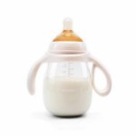 Biberon cu tetina anti-colici, debit variabil, Kidnort Jordbaer Pink, 300 ml, de la 6 luni, echipat cu Pai cu bila gravitationala si maner ergonomic detasabil