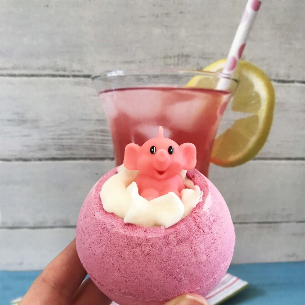 Bomba de baie cu jucarie Pink Elephants  Lemonade Blaster 140g Bomb Cosmetics