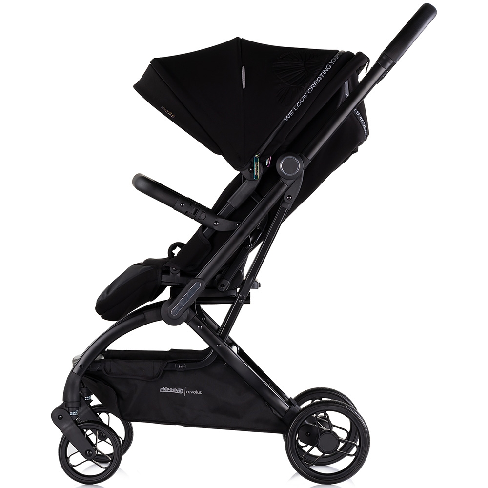 Carucior sport Chipolino Revolut Blackberry cu sezut rotativ, varsta 0+, greutate admisa 22 kg, spatar reglabil, bara de siguranta detasabila si roti cu suspensii