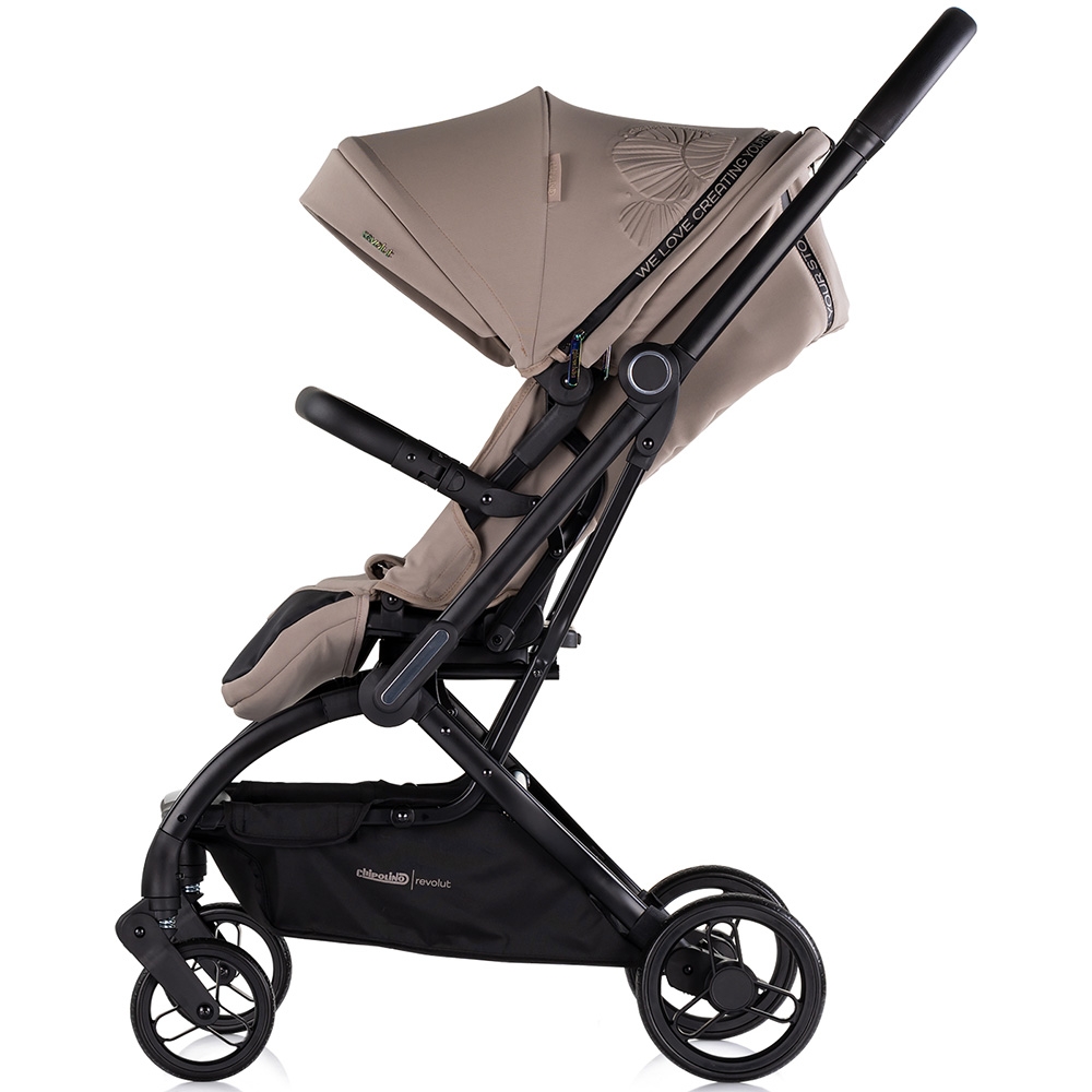 Carucior sport Chipolino Revolut Tiramisu cu sezut rotativ, varsta 0+, greutate admisa 22 kg, spatar reglabil, bara de siguranta detasabila si roti cu suspensii