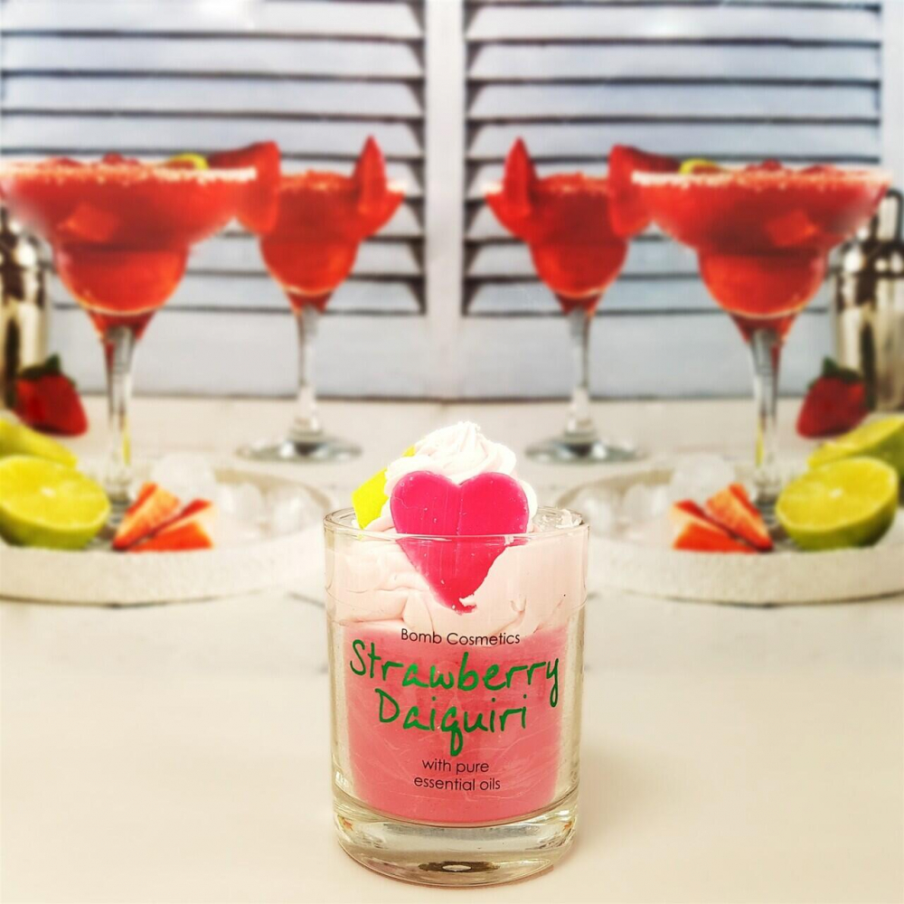 Lumanare parfumata 160g Strawberry Daiquiri Piped Candle Bomb Cosmetics - 3