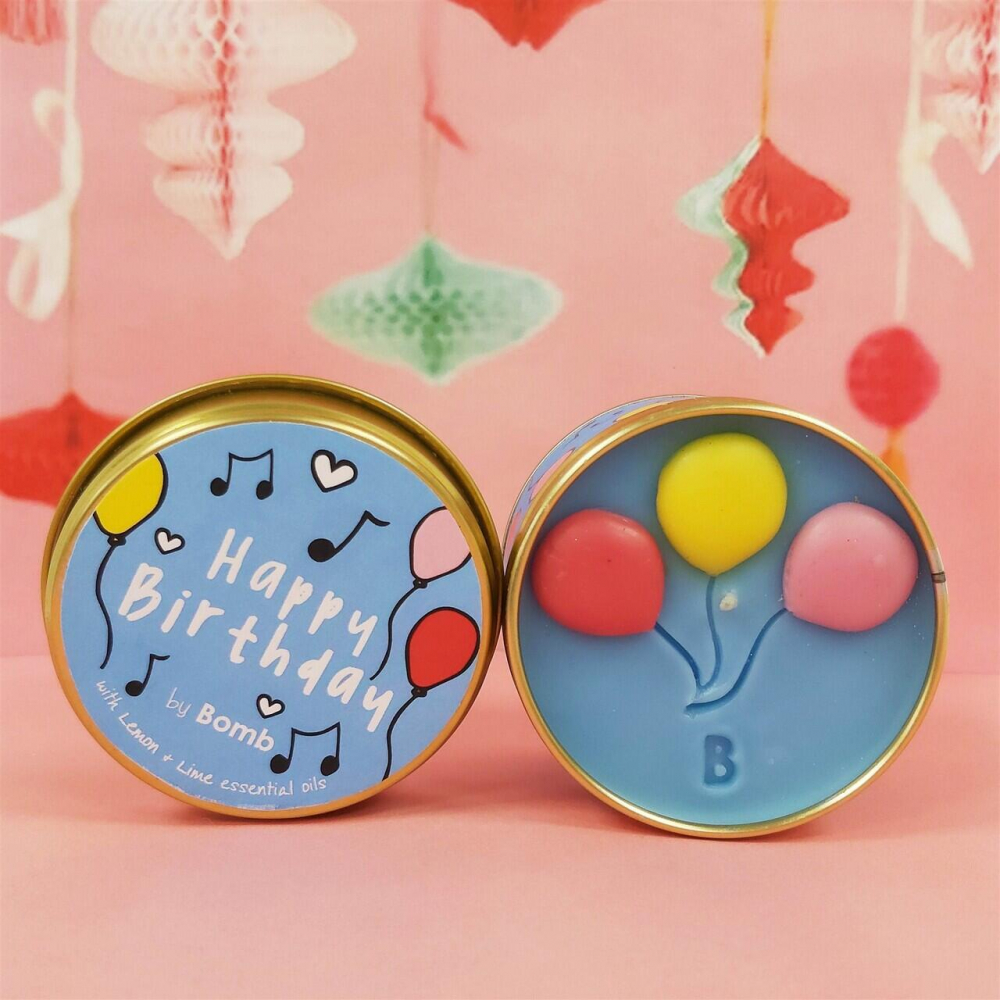 Lumanare parfumata 180g Happy Birthday Cutie metalica Bomb Cosmetics