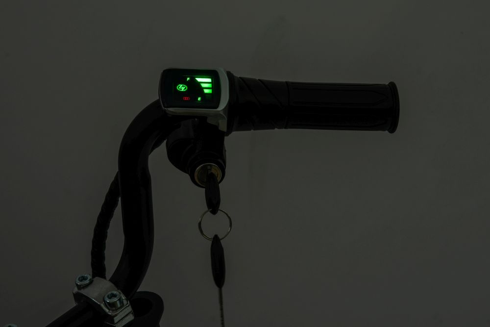 Motocicleta electrica pentru copii A9902 Kaki, cu pornire la cheie si motor 350W, baterie 36V, frana cu discuri pe spate si frana de mana, faruri functionele, viteza maxima 5-7 kmh, dimensiune 112 x 54 x 72 cm - 8