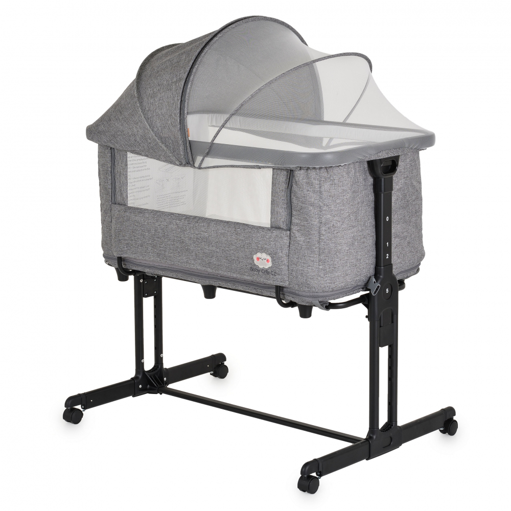 Patut pentru bebelusi 2in1 Moni Baby Crib Gri Melange cu laterala culisanta,Transformabil in tarc,5 nivele de reglare inaltime,Roti cu frana,Capotina cu plasa de insecte,Curele pentru fixare pat parinte,Saltea inclusa