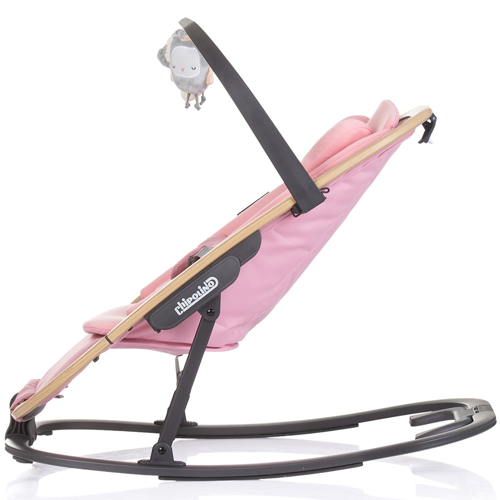 Scaunel balansoar Chipolino Senso Pink Marshmallow Wood cu spatar reglabil, bara de jucarii, suport pentru cap, centuri de siguranta, pliere compacta