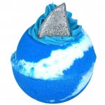 Bomba de baie handmade cu figurina Shark Attack Bath Blaster 160g Bomb Cosmetics