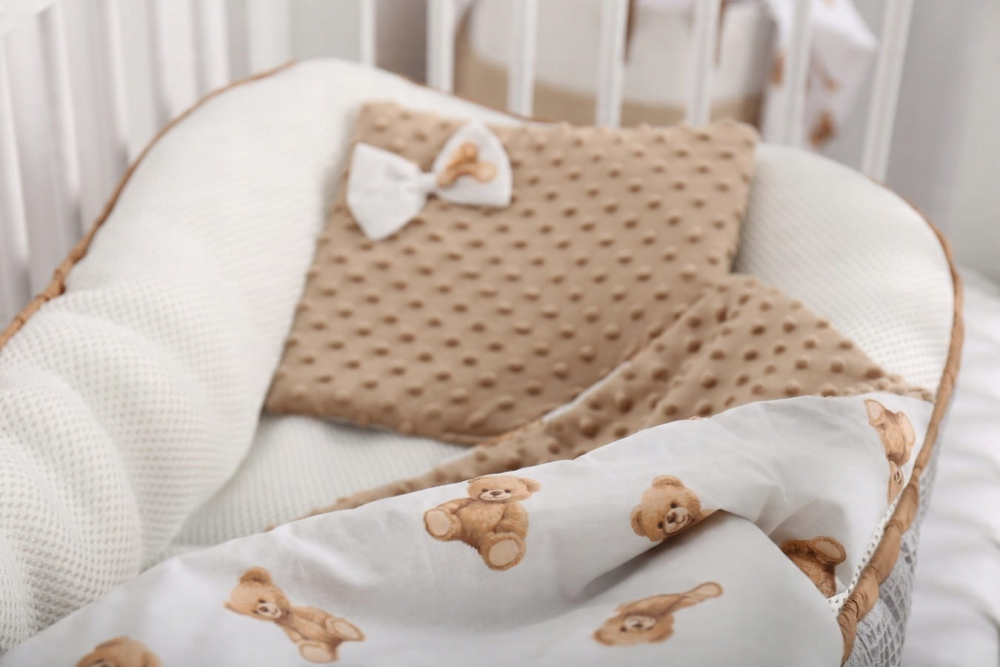Set paturica dubla 75x55 cm si pernuta asortata 25x35 cm pentru copii BabyMam, model minky bej - 1