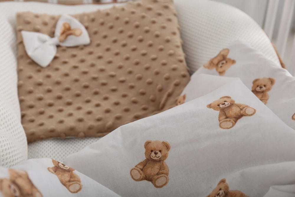 Set paturica dubla 75x55 cm si pernuta asortata 25x35 cm pentru copii BabyMam, model minky bej - 7