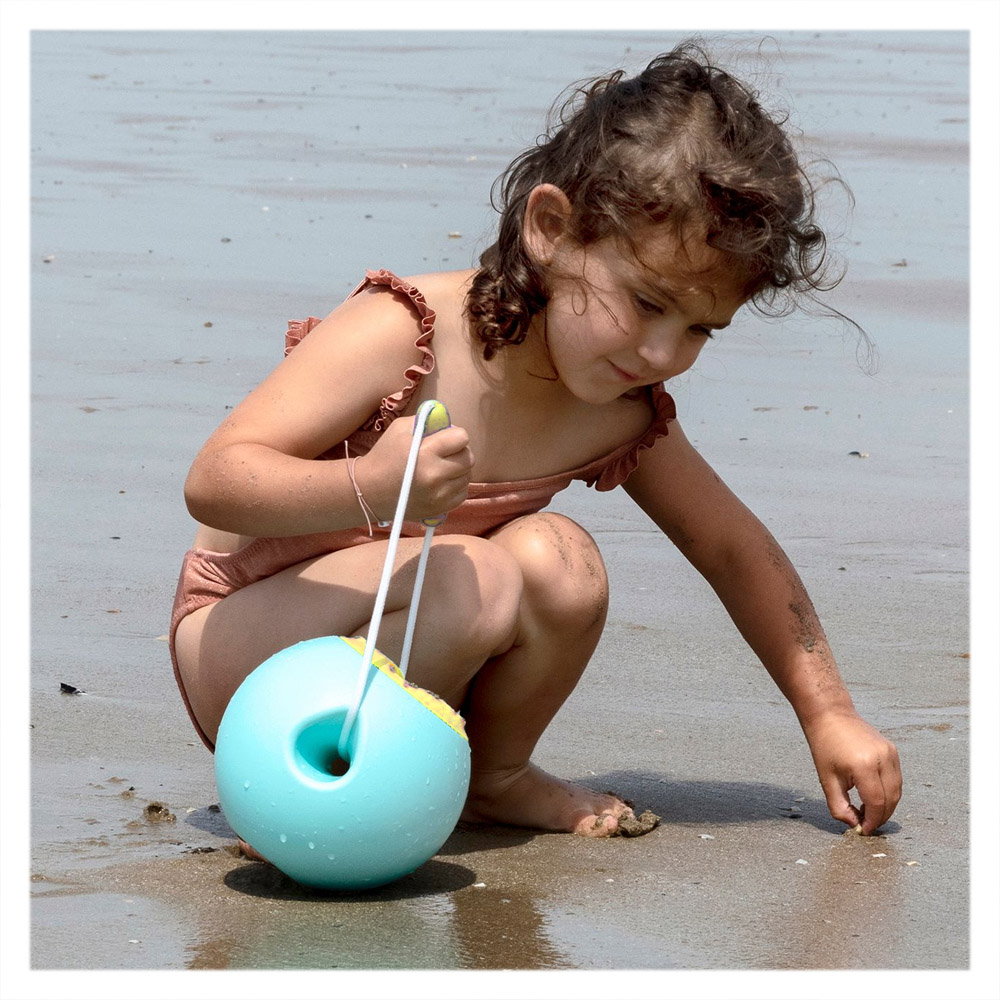 Galetusa pentru apa Quut Toys Mini Ballo Banana blue - 1 | YEO