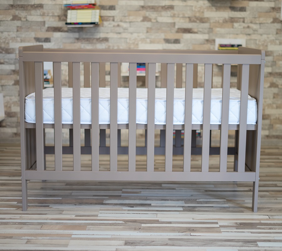 Patut bebelusi din mdf 12060 cm transformabil in sofa Elisabeth II Chocolate + Saltea Cocos - 1