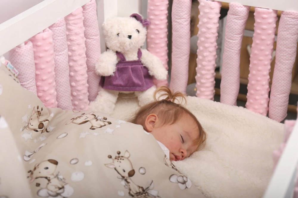 Set 20 de protectii individuale pentru patut copii BabyMam o parte 100 bumbac si cealalta parte din minky moale, fixare cu benzi velcro, Pink - 1 | YEO