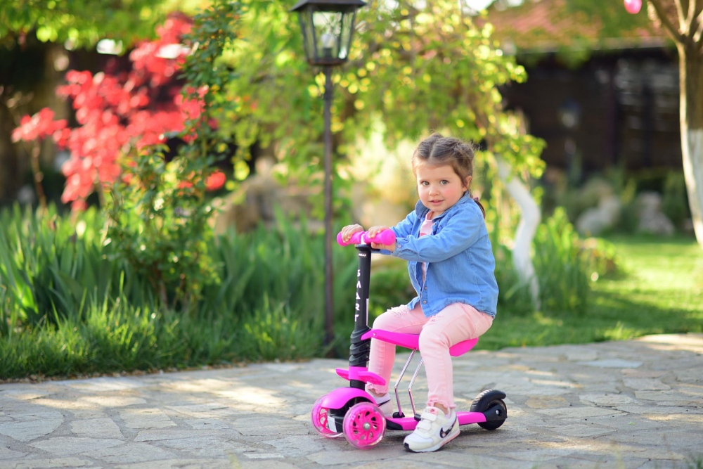 Trotineta pentru copii Smart Pink Flowers, 3 roti LED, scaun reglabil si detasabil, ghidon reglabil, greutate suportata 20 kg, varsta 3 ani+ - 5