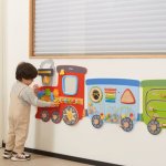 Jucarie de perete din lemn cu activitati Trenul Viga, panouri de activitati Montessori, dimensiuni 190x67x7 cm