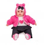 Papusa bebelus Doris Lala 45 cm cu salopeta din blug,hanorac roz cu gluga din material fleece moale, caciulita si botosei asortati, corp moale in cutie cadou