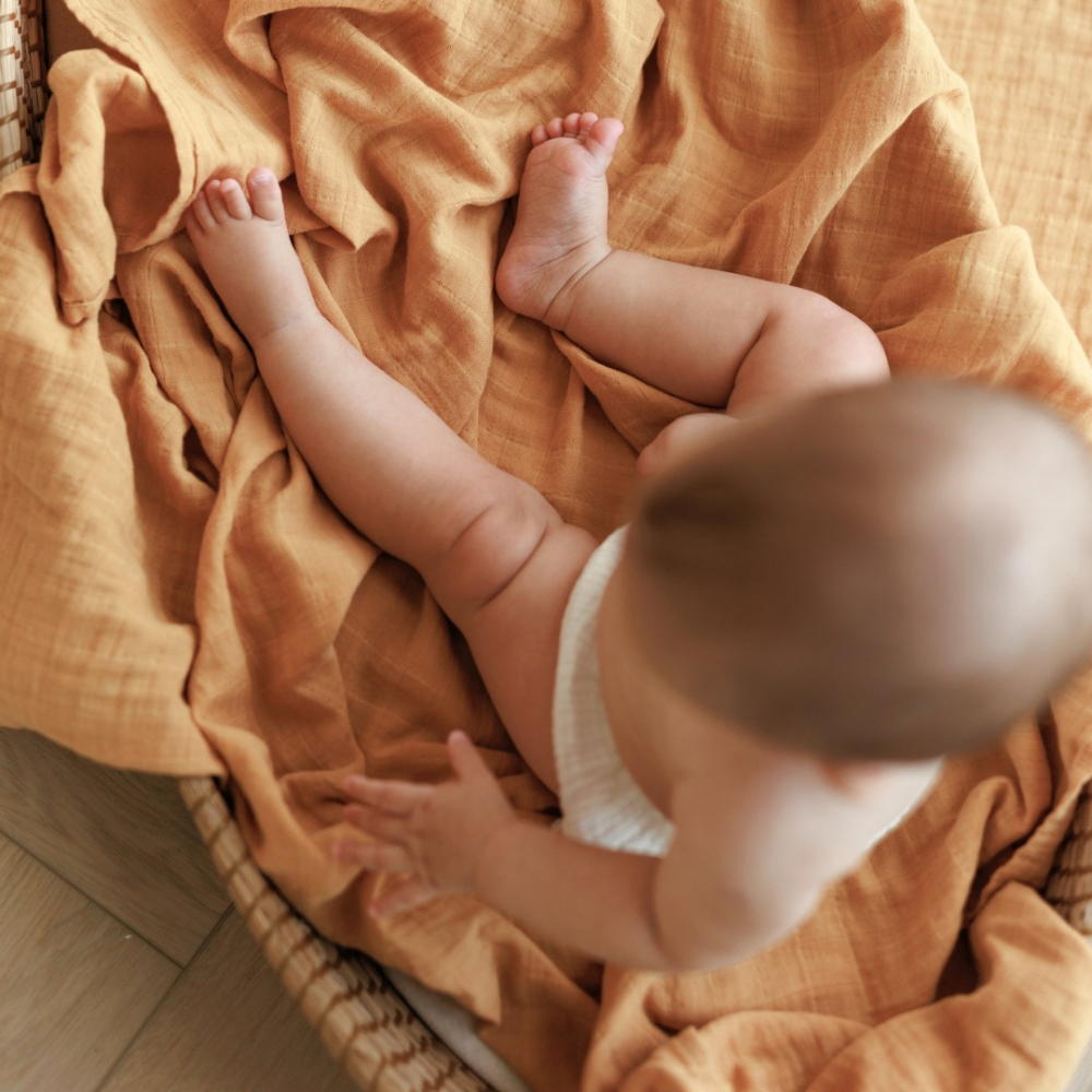 Muselina multifunctionala din bumbac organic 120x120 cm Onino Hug.me Honey Gold - 1