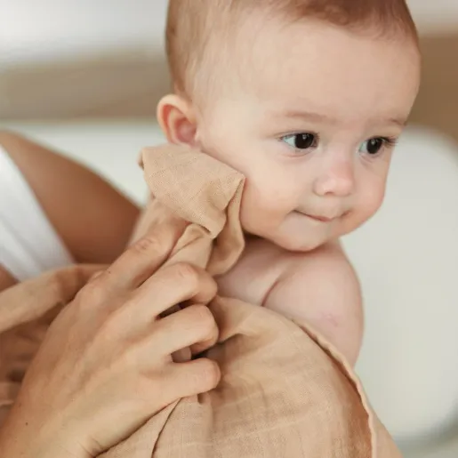 Muselina multifunctionala din bumbac organic 120x120 cm Onino Hug.me Oatmeal beige - 3