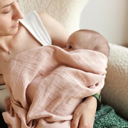 Muselina multifunctionala din bumbac organic 120x120 cm Onino Hug.me Sandy rose - 2