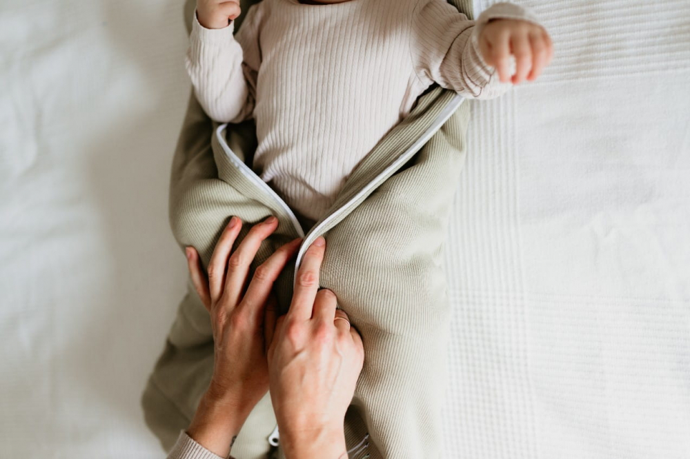 Sac de dormit 2 in 1 Swaddle Gri Sleepee 2,5 Tog - 2