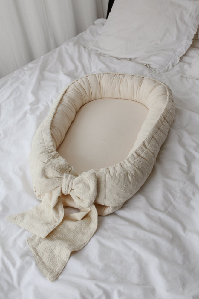 Suport de dormit babynest BabyLy din bumbac brodat Lilly cu funda 70x50 cm - 3