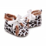 Ghetute albe imblanite Animal print 3-6 luni marime 18