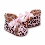Ghetute roz imblanite Animal print 3-6 luni marime 18