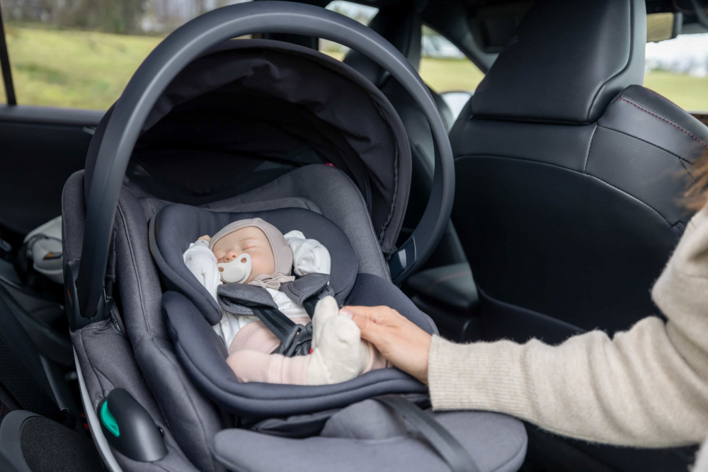 Insert pentru nou nascuti BeSafe Black - 1