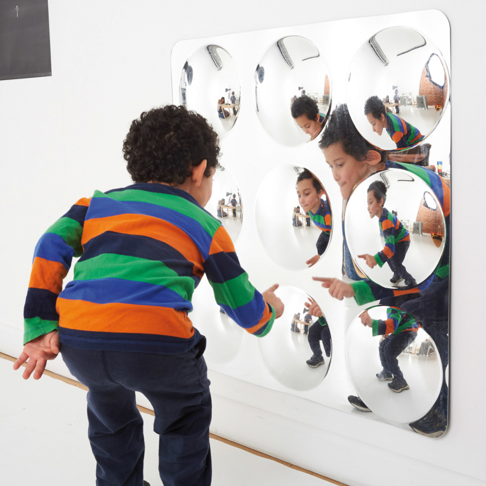 Oglinda senzoriala acrilica gigant Commotion cu 9 cupole