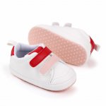 Adidasi pentru copii 3-6 luni marime 18 albi cu barete rosii si roz
