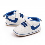 Adidasi albi cu dunga albastra pentru copii 3-6 luni marime 18