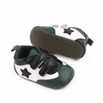 Adidasi albi cu verde si steluta pentru copii 3-6 luni marime 18