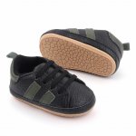 Adidasi negri cu dungi laterale pentru copii 3-6 luni marime 18