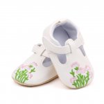 Pantofiori albi cu broderie florala 6-9 luni marimea 19