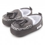 Pantofiori gri imblaniti cu ciucurei 6-12 luni marimea 19