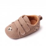 Pantofiori maro din material tip reiat pentru bebelusi 3-6 luni marimea 18