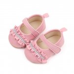 Pantofiori roz cu strasuri si volanase 9-12 luni marimea 20