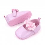 Pantofiori roz lacuiti cu floricele din satin 6-9 luni marimea 19