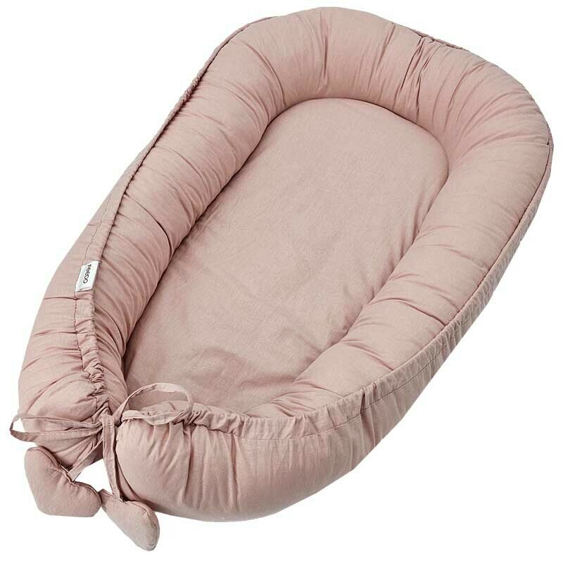 Cosulet pentru bebelusi Feedo Roz design cu inimioare Baby Nest 90x60 cm