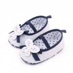 Pantofiori albi cu bleumarin 3-6 luni Butterfly marimea 18