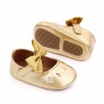 Pantofiori aurii cu puncte argintii 9-12 luni marimea 20