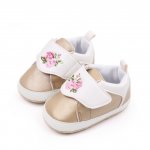 Pantofiori aurii pentru fetite 6-9 luni Roses marimea 19