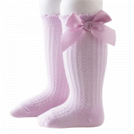 Sosete lila trei sferturi cu model din tesatura si fundita din satin 6-9 luni marime 19